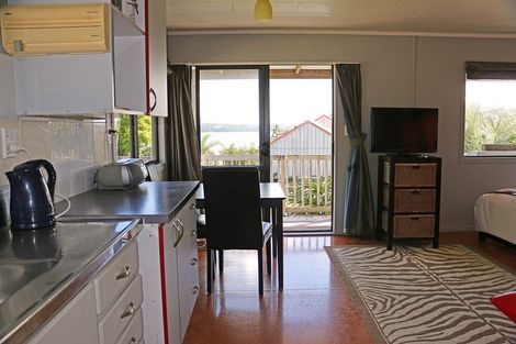 Photo of property in 5 Inca Place, Snells Beach, 0920