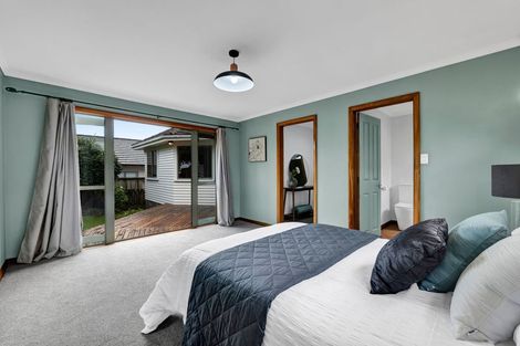 Photo of property in 86 Mangorei Road, Strandon, New Plymouth, 4312
