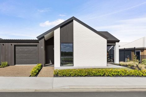 Photo of property in 2 Camellia Court, Palmerston North, 4414