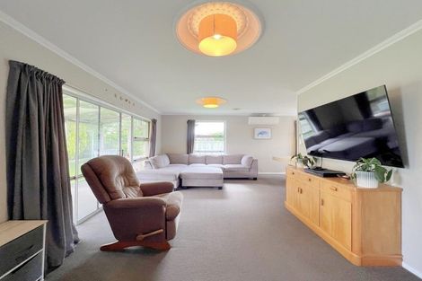 Photo of property in 81 Oakfield Crescent, Pukete, Hamilton, 3200