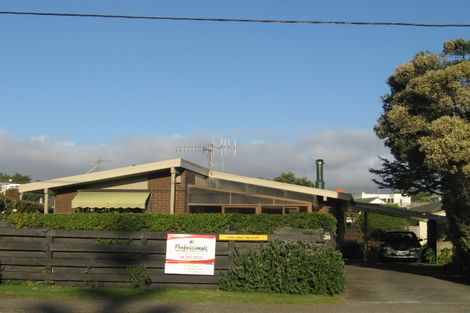 Photo of property in 28 Vaucluse Avenue, Paraparaumu Beach, Paraparaumu, 5032