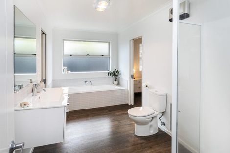 Photo of property in 28 Holiday Drive, Mairehau, Christchurch, 8052