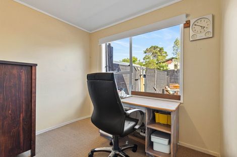 Photo of property in 6 Coey Place, Glen Eden, Auckland, 0602
