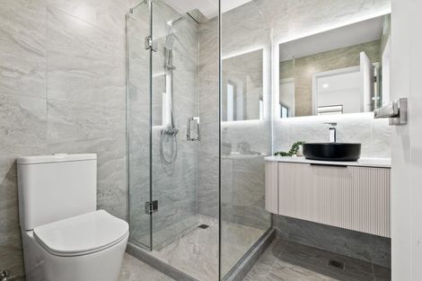 Photo of property in 1/32 Tapuwae Way, Mangere Bridge, 2022