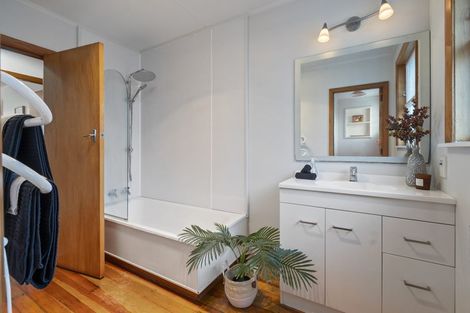 Photo of property in 17 Pembroke Street, Highbury, Palmerston North, 4412