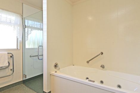 Photo of property in 10 Rutland Place, Taradale, Napier, 4112