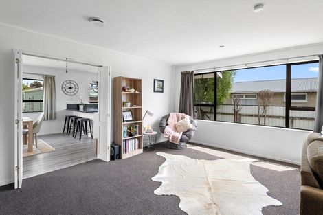 Photo of property in 6 Highbury Drive, Levin, 5510