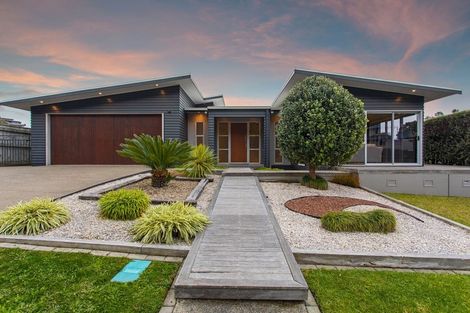 Photo of property in 27 The Fairway, Whakatane, 3120