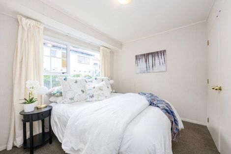 Photo of property in 2/112 Nigel Road, Browns Bay, Auckland, 0630