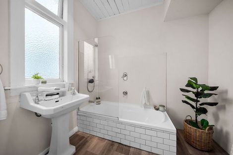 Photo of property in 118 Lincoln Road, Masterton, 5810