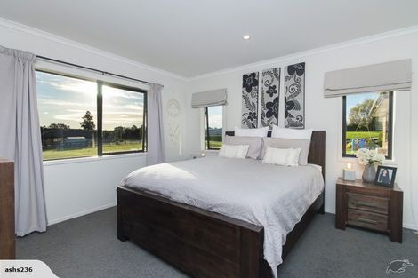 Photo of property in 4 Armstrong Way, Waiuku, 2123