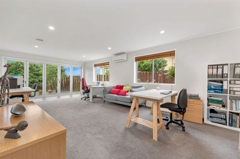 Photo of property in 20 Gulf Crest, Bucklands Beach, Auckland, 2012