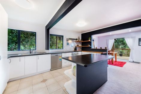 Photo of property in 30 Wood Bay Road, Titirangi, Auckland, 0604