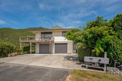 Photo of property in 108 Moana View Road, Waikawa, Picton, 7220