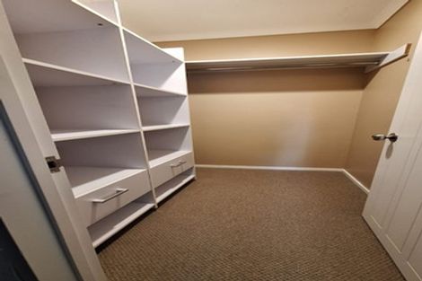 Photo of property in 22 Aragon Grove, Kingsley Heights, Upper Hutt, 5018