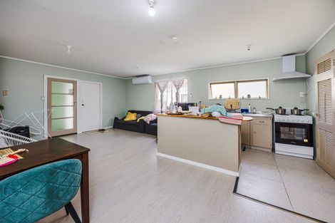 Photo of property in 319 Massey Road, Mangere East, Auckland, 2024