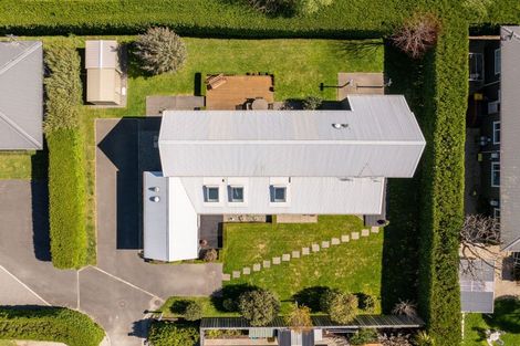 Photo of property in 12 Burgundy Drive, Martinborough, 5711