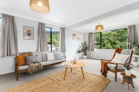 Photo of property in 25 Lincoln Avenue, Tawa, Wellington, 5028