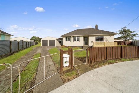 Photo of property in 3 Sutton Place, Hawera, 4610
