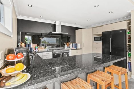 Photo of property in 43 Cameron Street, New Plymouth, 4310