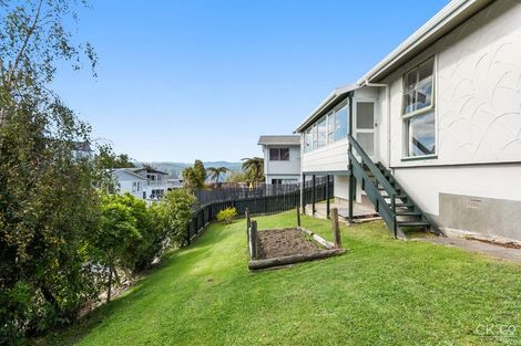 Photo of property in 3 Eastview Grove, Normandale, Lower Hutt, 5010