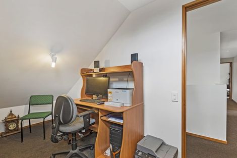 Photo of property in 19 Strowan Road, Strowan, Christchurch, 8052