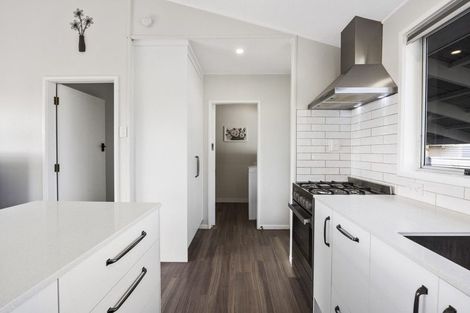 Photo of property in 39 Fairfield Road, Hawera, 4610