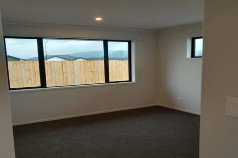 Photo of property in 112 Kaurinui Crescent, One Tree Point, 0118