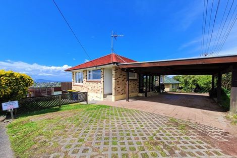 Photo of property in 1/177 Glenfield Road, Hillcrest, Auckland, 0627