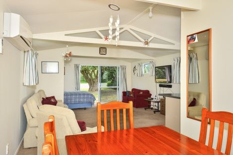 Photo of property in 5 Pipi Crescent, Mahia, 4198