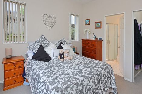 Photo of property in 80 San Marino Drive West, Henderson, Auckland, 0612