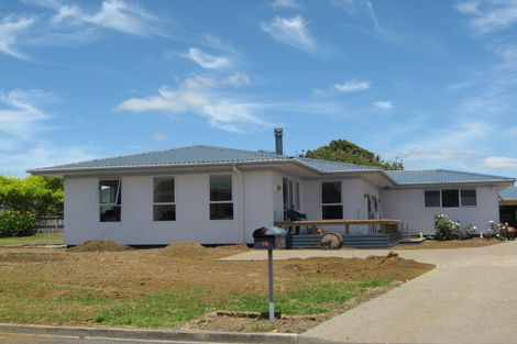 Photo of property in 18 Taihiki Road, Clarks Beach, 2122