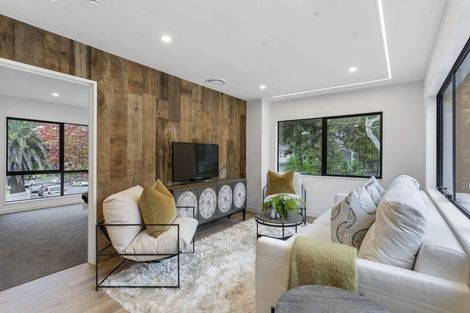 Photo of property in 19a Arosa Place, Forrest Hill, Auckland, 0620