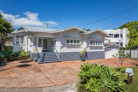 Photo of property in 2/40a Norwood Road, Bayswater, Auckland, 0622