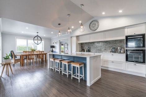 Photo of property in 32 Mike Smith Drive, Cambridge, 3434