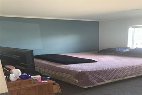 Photo of property in 16 Evans Road, Weymouth, Auckland, 2103