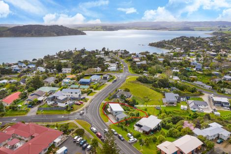 Photo of property in 30 Manukau Road, Raglan, 3225