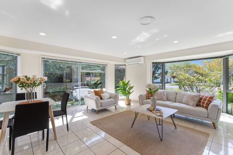 Photo of property in 43 Berkshire Drive, Avonhead, Christchurch, 8042