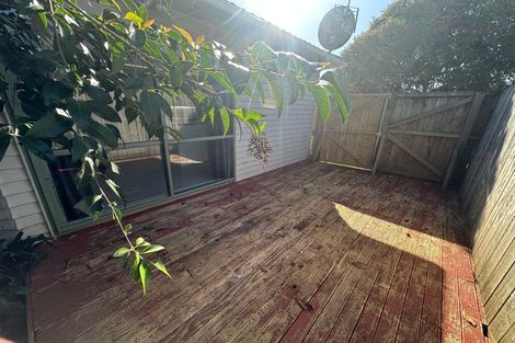 Photo of property in 1/60 Riverpark Crescent, Henderson, Auckland, 0610