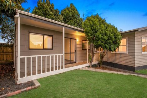 Photo of property in 5 Rondorlyn Place, Manurewa, Auckland, 2102