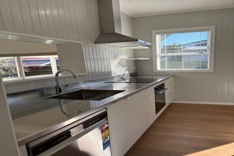Photo of property in 6 Henui Street, Strandon, New Plymouth, 4312