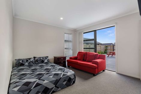 Photo of property in 18 Monilia Way, Papamoa Beach, Papamoa, 3118