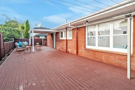 Photo of property in 2a Kurnell Drive, Botany Downs, Auckland, 2010