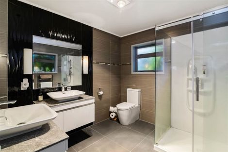 Photo of property in 21 Grand Vue Road, Kawaha Point, Rotorua, 3010