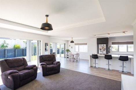 Photo of property in 9 Poplar Grove, Feilding, 4702