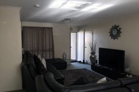 Photo of property in 324 West Coast Road, Glen Eden, Auckland, 0602
