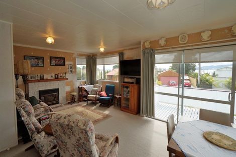 Photo of property in 12 Manaia View Road, One Tree Point, 0118
