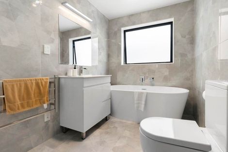 Photo of property in 49 Buckingham Crescent, Papatoetoe, Auckland, 2025