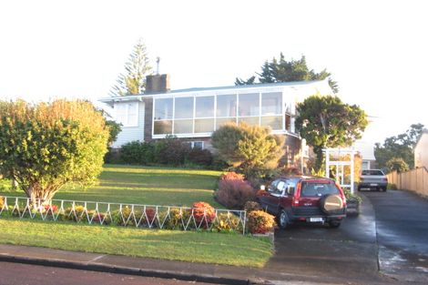 Photo of property in 9 Lynmore Drive, Hillpark, Auckland, 2102