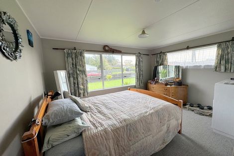 Photo of property in 3 Latham Stubbs Crescent, Waipawa, 4210